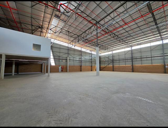 2,899M² WAREHOUSE TO LET IN AIRPORT PARK